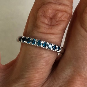 9 blauwe diamanten ring van 10 kt witgoud, 9 stenen diamanten ring, 0,35 karaat diamanten stapelbare ring, jubileumband