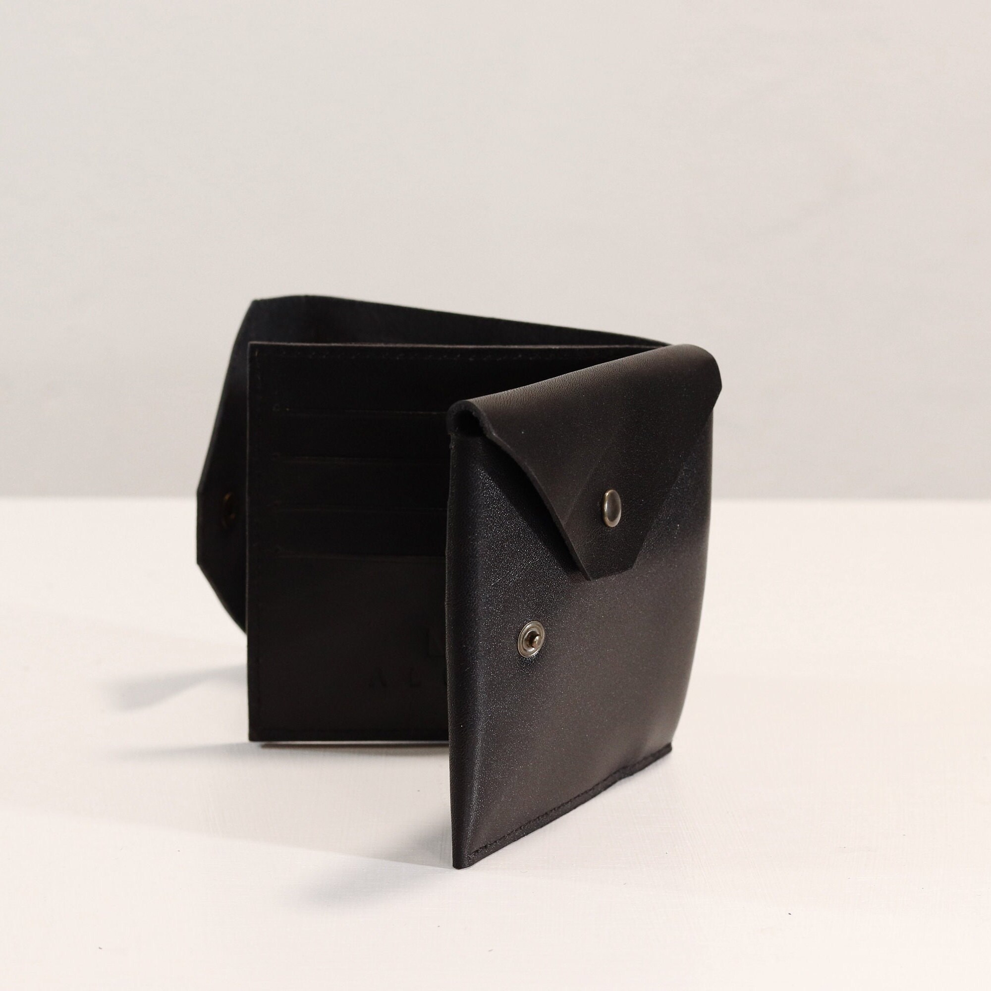Unisex sauvage wallet handmade in black calf leather for cards banknot
