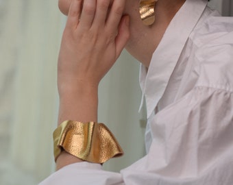 gold leather bracelet cuff, , over size braceleted, ,Custom Leather Wristbands, Wedding Leather Bracelets, Custom Made Bracelet