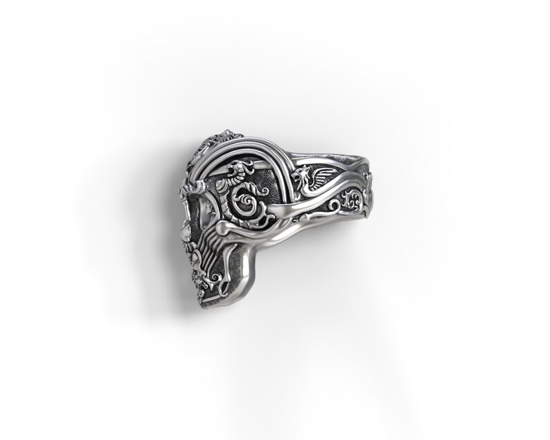 Gothic skull ring with gargoyles and a touch of fantasy image 3