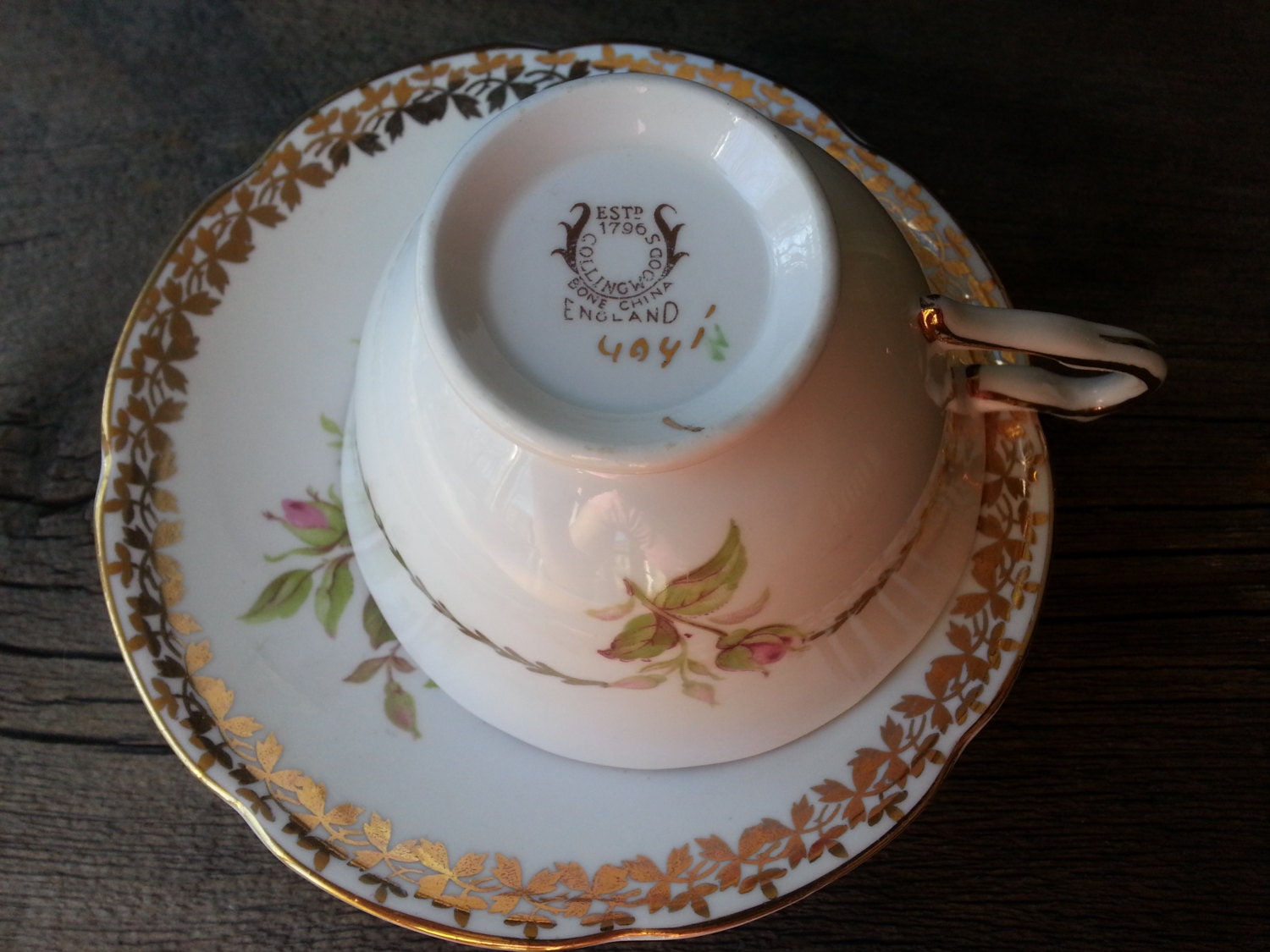 Vintage Collingwoods Wide Mouth Tea Cup and Saucer With Fancy Gold Band