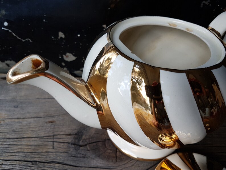 Sadler Cream and Gold Swirl Teapot Made Between 19371947 Etsy Canada