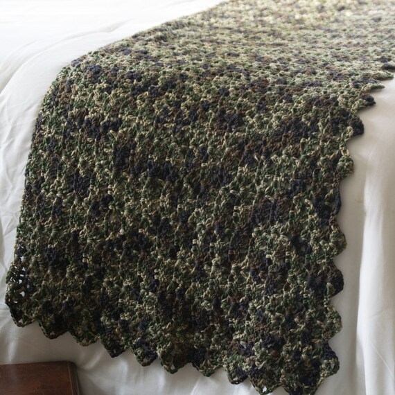 Camo Bed Runner King Size Camouflage Scarf Foot Warmer Image 0