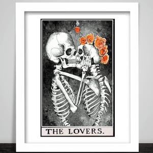 Art Print Tarot Card the Lovers. Skeleton Skull Male Female Couple Kiss Hug. Major Arcana. Un panneau mural. Œuvre d’art occulte païenne unique. 302