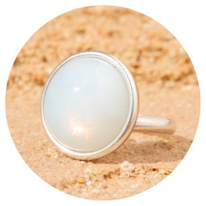 artjany Ring Cabochon rund white opal silber Bild 1
