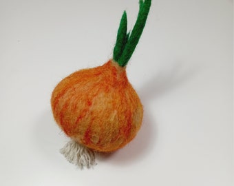 Felt Onion, Needle Felted Onion, Play Food, Felt wool vegetables, Needle felted vegetables, Pretend food felt, Kitchen play vegetables felt