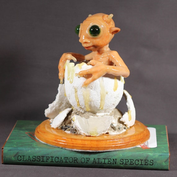 Bebe Alien Specimen 17 006 Figurine Extraterrestre Humanoide Etsy