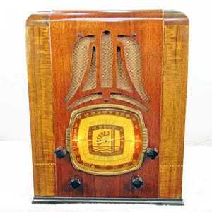 Detrola model 139E (1937) antique radio with am/shortwave and digital input FREE BLUETOOTH