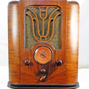 PROFESSIONALLY RESTORED Grunow 750 &quot;World Cruiser&quot; (1934) am/shortwave/bluetooth