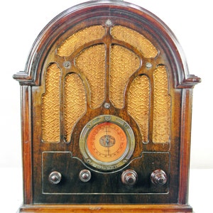 Classic collectable General Electric model K-64 (1933) am/shortwave antique radio with mini-jack and FREE BLUETOOTH !