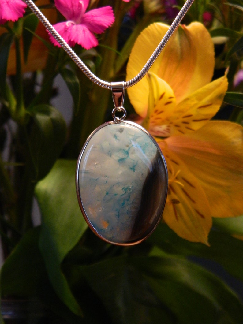 Onyx Geode Crystal Metaphysical Reiki Infused Chakra Healing Pendant on 22 Sterling Silver Chain Necklace