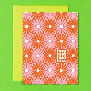 Hugs & Kisses Mod Daisy Pattern Tarjeta floral del día de San Valentín, aniversario, amor o tarjeta de amistad • por @mydarlin_bk
