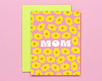 Mom Blooms • Tarjeta con estampado de flores retro para el día de la madre, cumpleaños de mamá, tarjeta de agradecimiento para mamá o tarjeta para mamá • por @mydarlin_bk