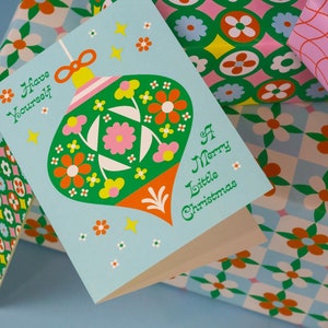 Carte de Noël ou jeu de cartes joyeux petit ornement • Joyeux Noël • Cartes de Noël florales rétro • par @mydarlin_bk image 2
