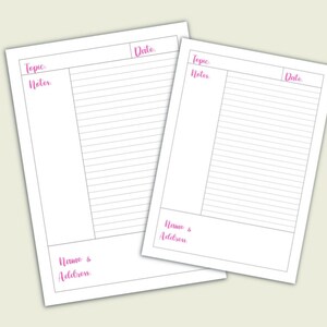 Puede incluir: Dos páginas de notas imprimibles en blanco con secciones rayadas para notas y un espacio para un tema, fecha y nombre y dirección. Las páginas son blancas con texto rosa.