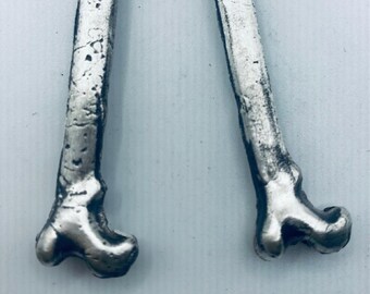 Approx. 1.6 Troy Oz Mk BarZ "Witches Legs-Set" 3D Sand Cast .999 FS