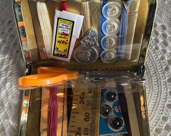 Vintage Travel Sewing Kit, Vintage Case With Sewing Kit