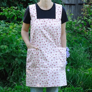 Natural cotton apron women Kitchen apron with pockets Garden apron Pink apron Rose apron Cross back apron Housewarming gift crafter gift
