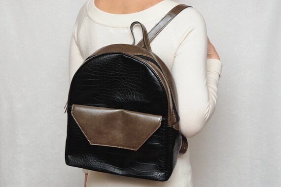 Vinyl Backpack Unique Backpack School Bag Vegan Leather Bag  display picture 1