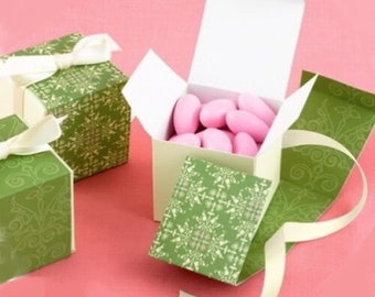 25 Wedding Favor Boxes, Green Square Favor Box ~ Candy Favor Box ~ Party Favor Box ~Green and Ivory Reversible Wrap Treat boxes - DIY Favor