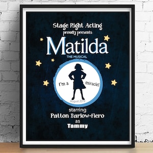 Matilda the Musical – Spielschnipsel • Zauberhaftes Theaterstück • Trunchbull • Fräulein Honig • Wermut • druckbare Kunst • Phelps • Lavendel