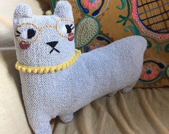 Heirloom Lama Doll: Gefülltes Frottee Alpaka Spielzeug, dekorative Baumwoll Terry Art Stuffy w / Brille, handgemachte Plüsch-Dekor für rustikale Kinderzimmer
