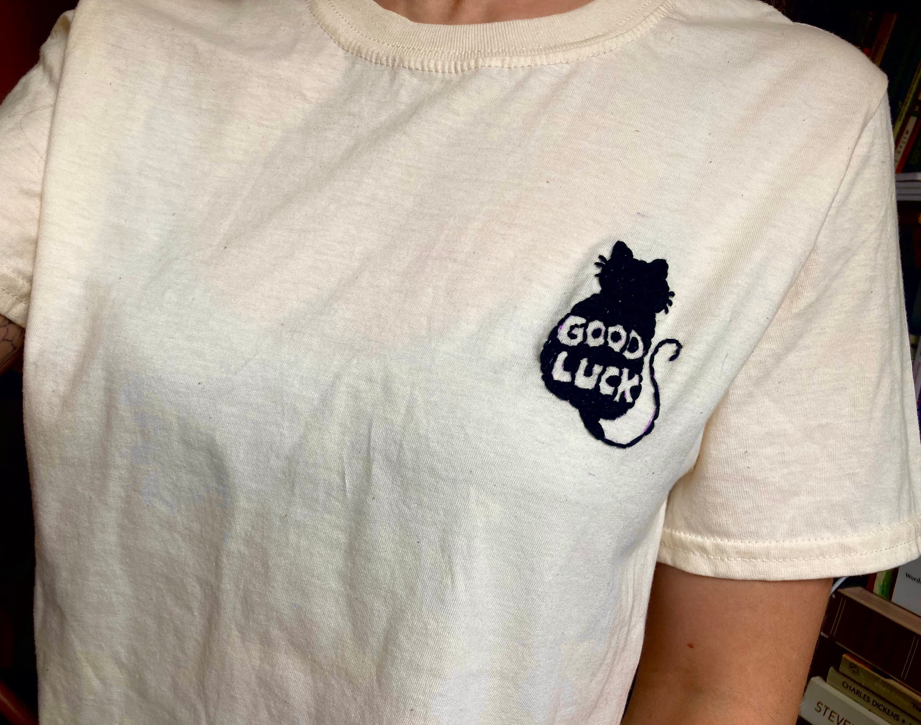 ITZAVIBE☆GOOD LUCK BLACK CAT T-SHIRT Black Cats are Good Luck T-shirt | tv trees