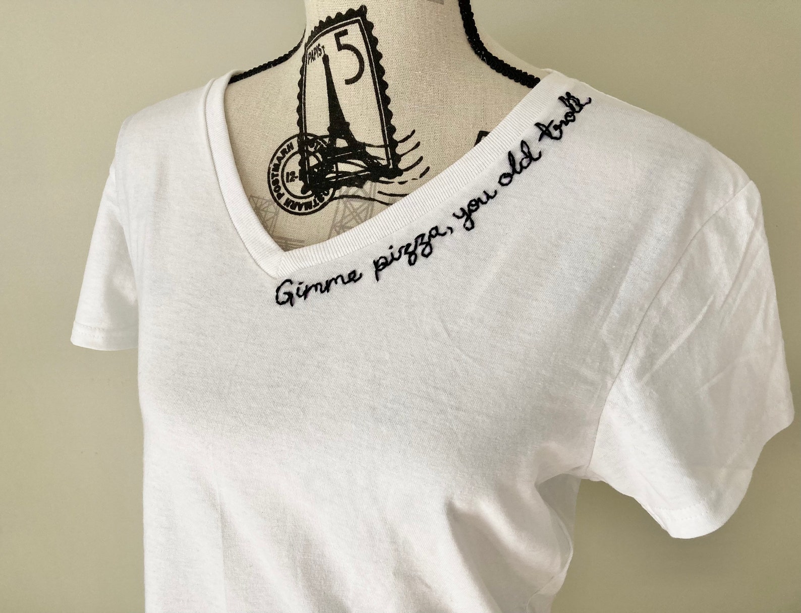 embroidered t shirt collar