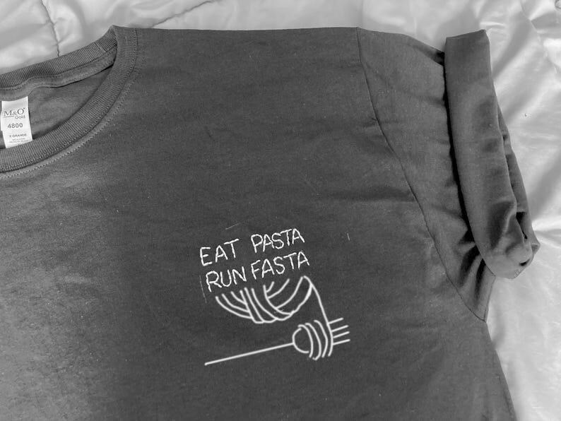 Eat Pasta Run Fasta, Funny Pasta Shirt, Italian Pasta Embroidery, Gift for Pasta Lover Club, Noodle Lover Gift, Embroidered Pasta Print Tee imagen 9