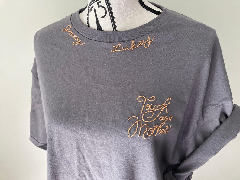 Tough Mom Shirt, Tired Moms Club, Custom Mom Gift from Kids, Funny Mom Shirt, Personalized Mom Gift, New Mom Crewneck Embroidery Mothers Day imagen 5