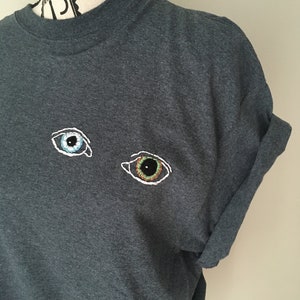 Embroidered Eyes of David Bowie Tshirt Embroidery Design Trendy Ziggy Stardust Bowie T Shirt Celebrity Eyes Embroidered Shirt Rolling Stones Bild 2