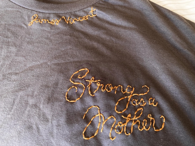 Tough Mom Shirt, Tired Moms Club, Custom Mom Gift from Kids, Funny Mom Shirt, Personalized Mom Gift, New Mom Crewneck Embroidery Mothers Day imagen 8