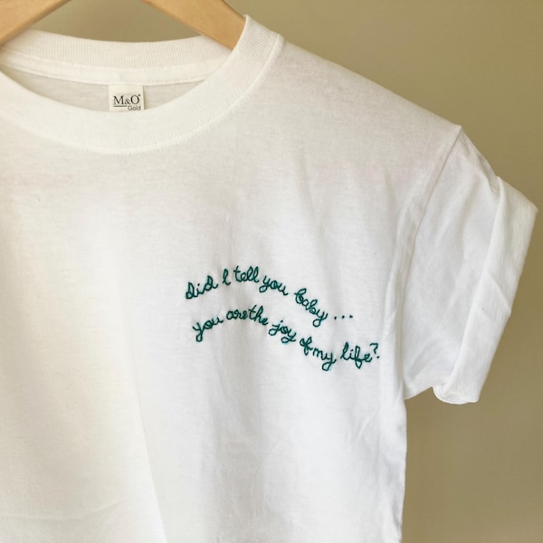 Wavy Text Shirt, Curved Font Quote Shirt, Custom Embroider Quote Embroidery Personalize Cursive Embroidery, Wavy Letter Arc, Song Lyric Gift