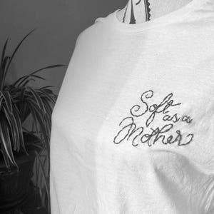 Tough Mom Shirt, Tired Moms Club, Custom Mom Gift from Kids, Funny Mom Shirt, Personalized Mom Gift, New Mom Crewneck Embroidery Mothers Day imagen 3