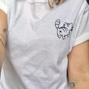 Cat Shirt Funny Cat Gifts for Cat Lovers Gifts Women Embroidered Tshirt Custom Cat Gifts for Cat Mom Gifts Cute Cat Shirt Crewneck Cat Butt bild 8