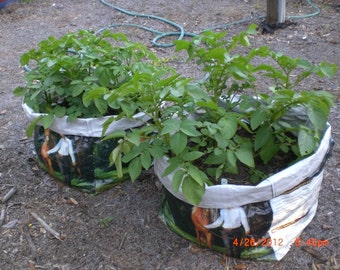 Grow Bag, Planting Bag, Root Pouch, Planter, How to Grow Potatoes, or could be a Leaf Bag, Recycle Bag, or a Beach Tote Bag Sewing Tutorial