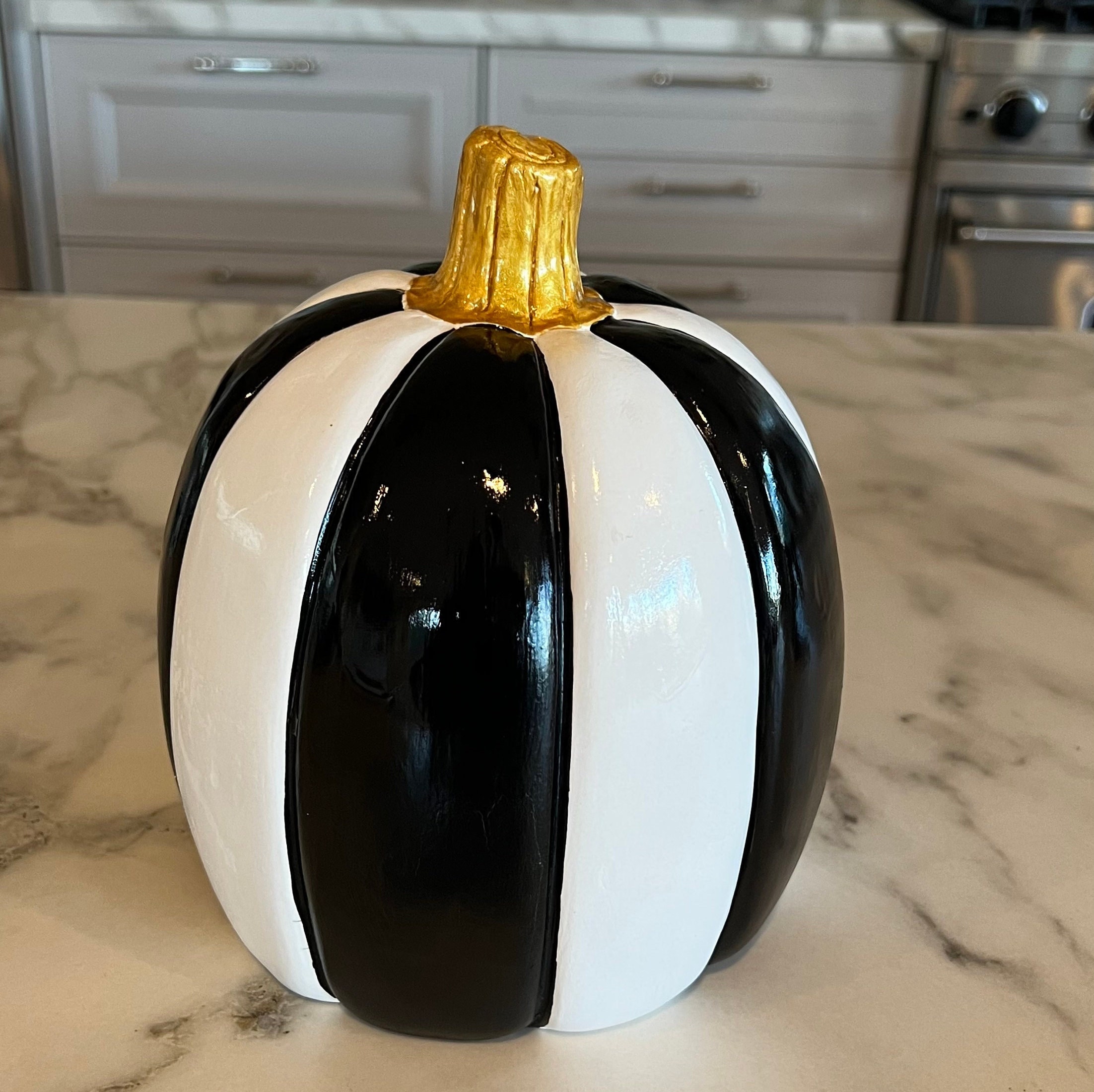 マッケンジーチャイルズ　ハロウィン　パンプキン Amazon.co.jp: MACKENZIE-CHILDS 小さなパンプキン樹脂