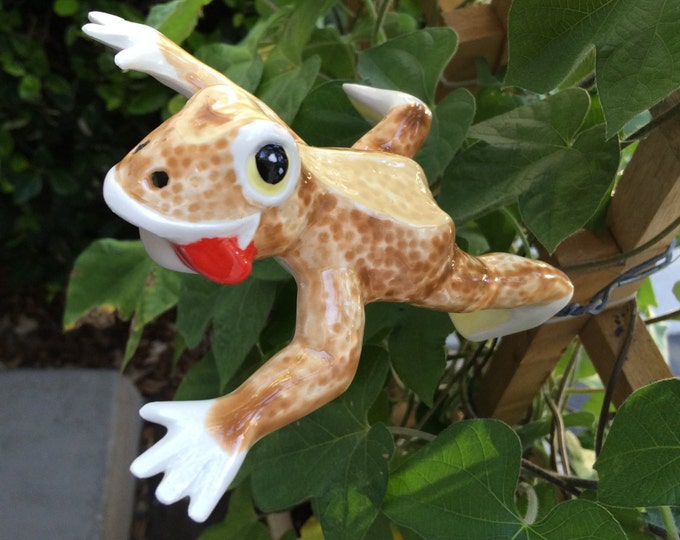 Ceramic Cream and Brown Frog decorative jumping position