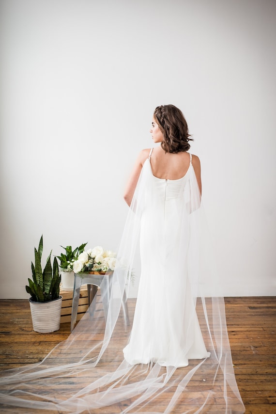 Shoulder Draped Bridal Veil – Soft Illusion Tulle Wedding Accessory – Detachable, Multiple Lengths & Colours