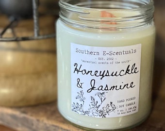 Honeysuckle and Jasmine Soy Candle, wooden wick Spring Candle, Floral Candle, Southern Scents