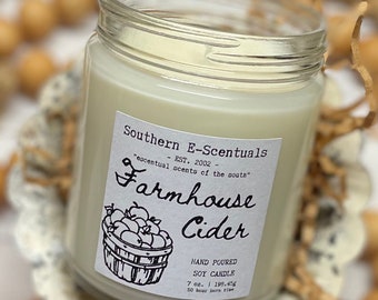 Farmhouse Apple Cider Candle: Soy Wax, Wood Wick, Apple Cinnamon