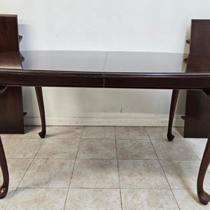 Ethan Allen Georgian Court Queen Ann Oval Dining table