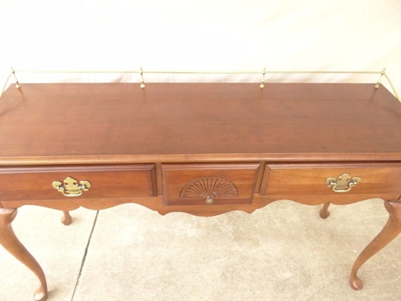 American Drew Cherry Queen Anne Sofa Hall Foyer Table Console Etsy