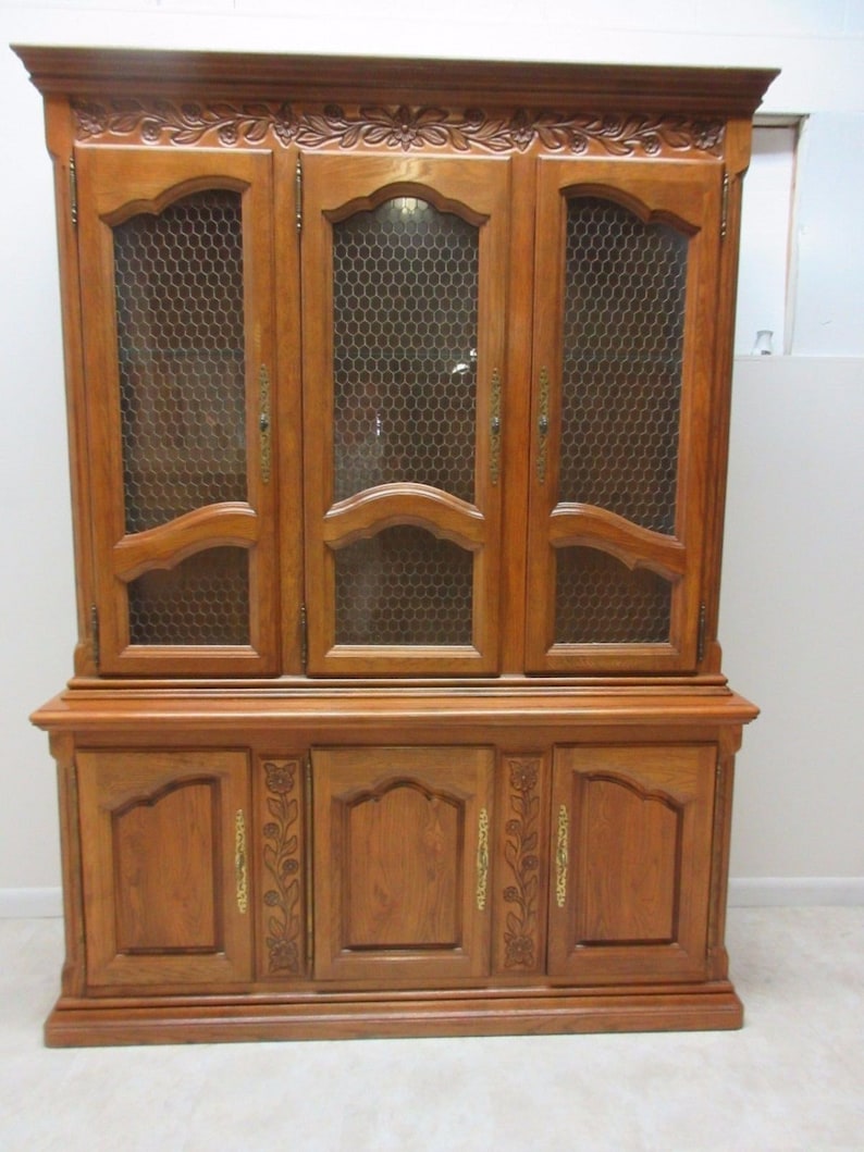 Hickory Co. Country French China Hutch Oak Breakfront Display