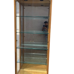 Henredon Cabinet Hutch Scene One Curio Hutch China Cabinet Display