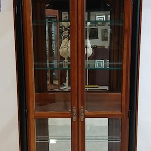 Ethan Allen Medallion Curio Display Cabinet Hutch Biedermeier Neo Classical B