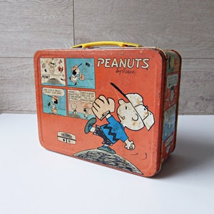 Vintage Peanuts tin lunchbox