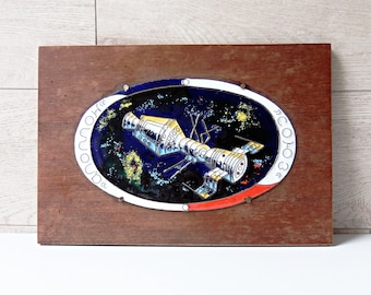 Apollo-Soyuz enamel plate