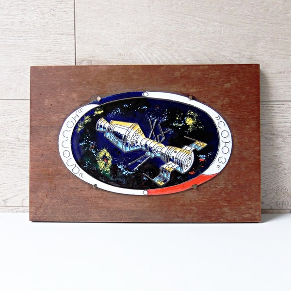 Apollo-Soyuz enamel plate