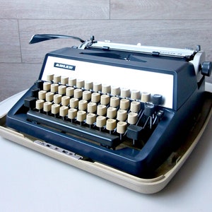 Adler Gabriele 25 typewriter